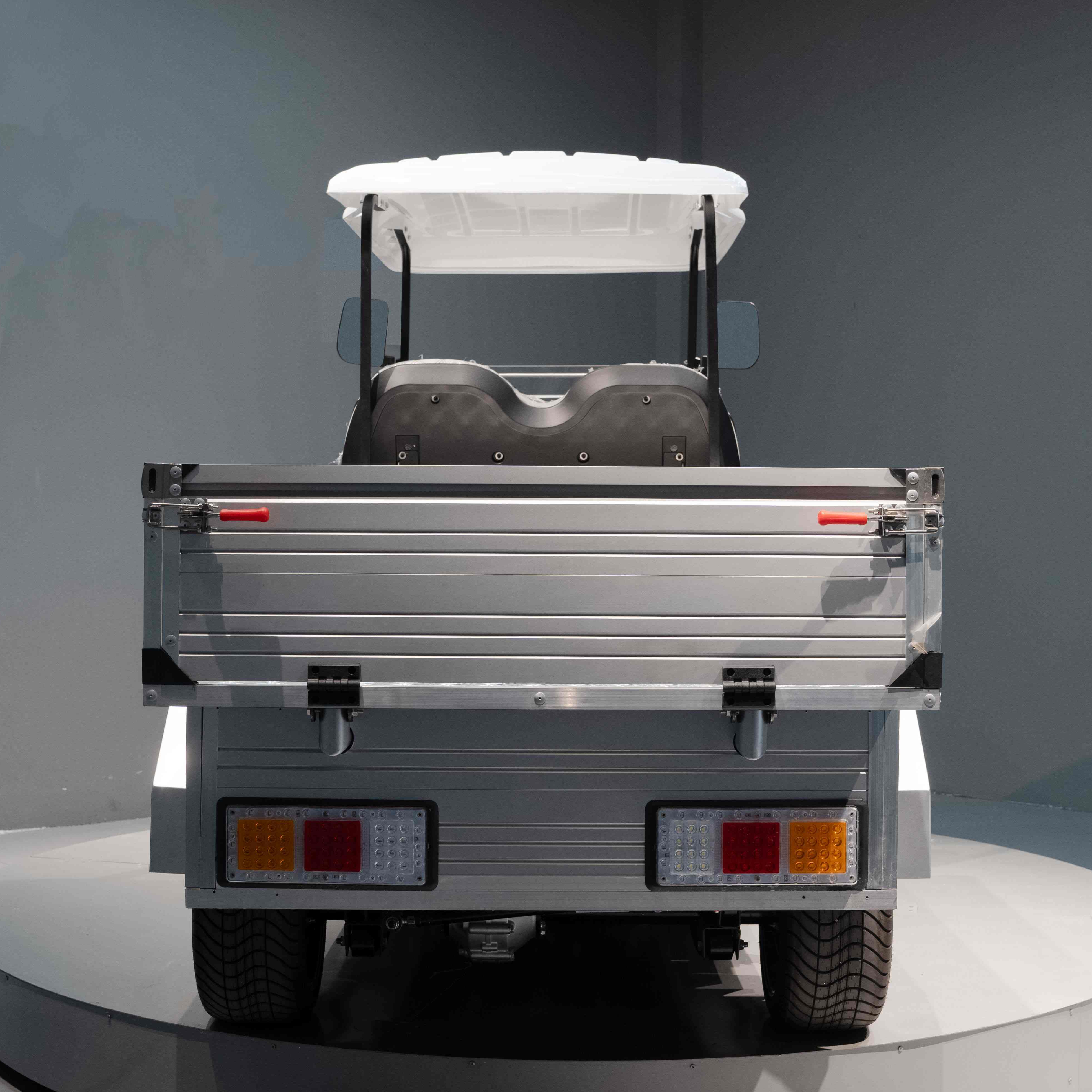 TONGCAI Street Legal Factory Price Low Cost Electric Large Cargo Box 48v Lithium Battery 3-4 Seater AC Motor 90km Golf Cart