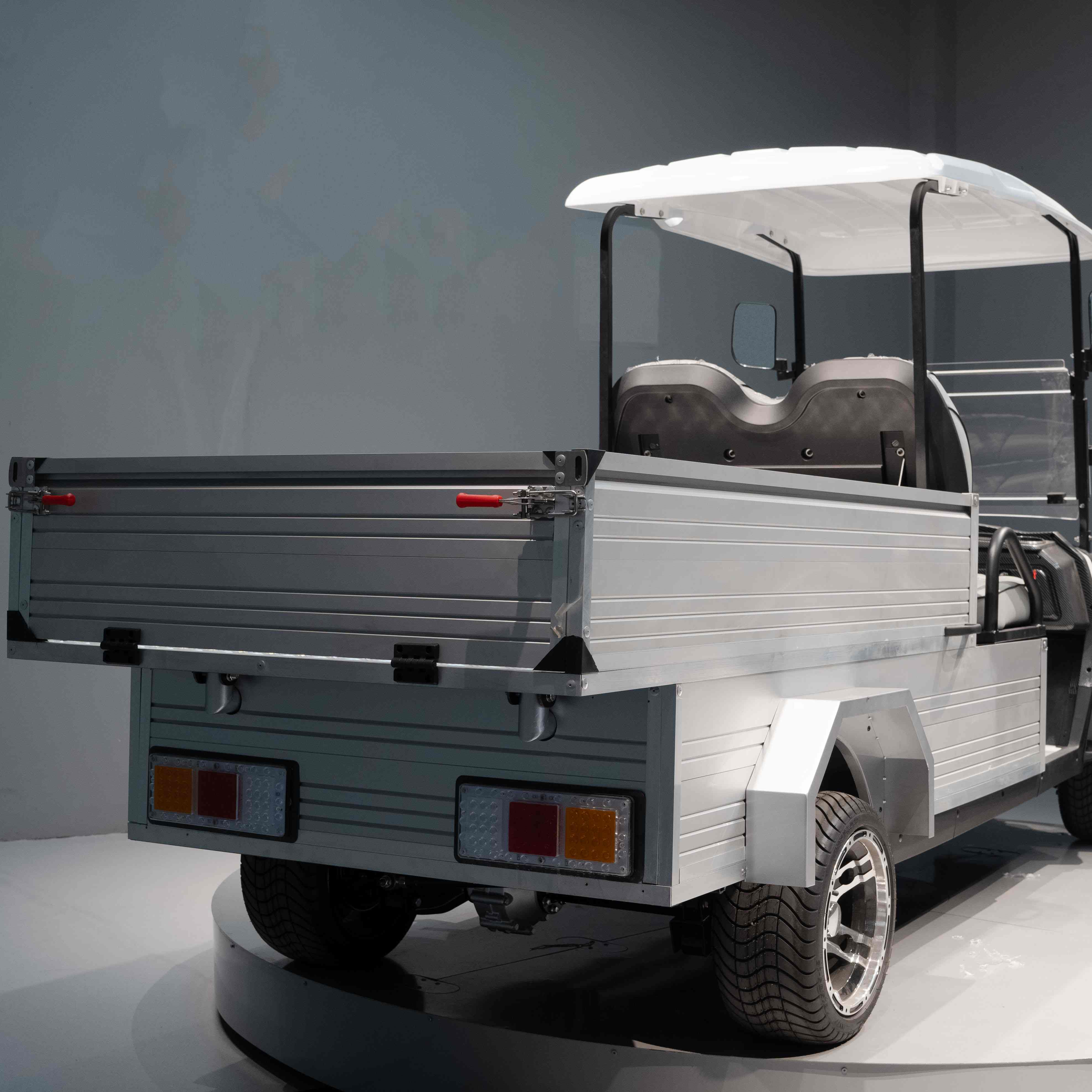 TONGCAI Street Legal Factory Price Low Cost Electric Large Cargo Box 48v Lithium Battery 3-4 Seater AC Motor 90km Golf Cart